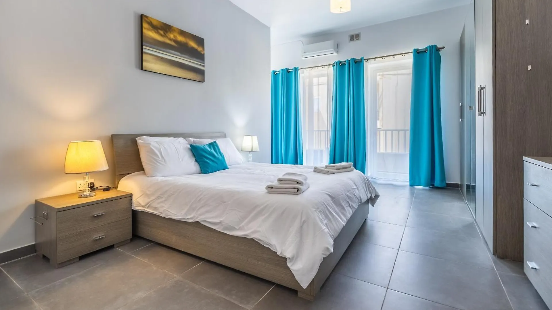 Private Duplex Home In The Heart Of St Julians St. Julian's